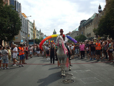 Pochod hrdosti na Prague Pride 2015 – jezdec na koni