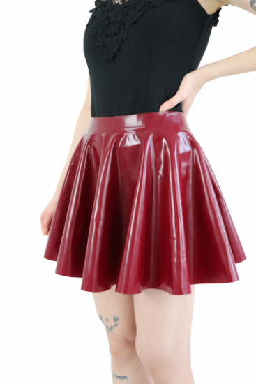 Červená latexová sukně Misty