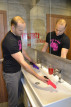 Adam umýva Fun Factory Bi Stronic FUSION