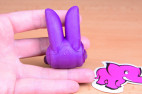 Vibračný erekčný krúžok Silicone Rabbit, v ruke