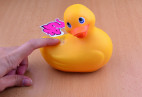Rezgő kacsa Duckie - gomb a rezgés bekapcsolásához