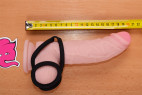 Bondage erekciós gyűrű - nagyobb vibrátoron, 4,2 cm átmérőjű