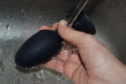 SiliconeBall - pod prúdom vody