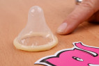 Durex Feel Thin Extra Lubricated - špička kondómu