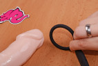 Anální kolík s erekčním kroužkem Ring & Plug, nasazujeme na dildo