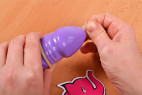 Beppy kondomy – nasazování kondomu na vibrátor