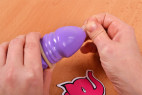 Durex Intense Orgasmic – vroubkované kondomy, nasazování na dildo
