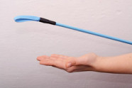 Bičík modrý 60cm - v ruke
