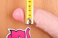 Silikonové dildo s přísavkou a varlaty (20cm) – průměr u žaludu