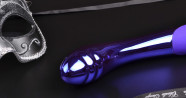 Plastový vibrátor Purple Lightning, maska