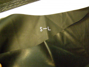 Latexové kalhotky půlené S-L