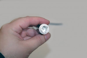 Anální kolík Velvet - vkládání baterií