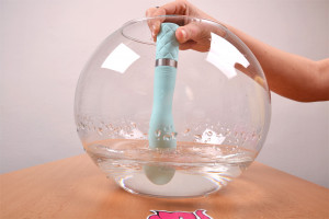 Sassy Aquamarine szilikon vibrátor, rezgés a vízben