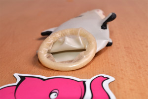 ERCO žartovný kondóm - fotenie v predajni Ružový Slon Havířov