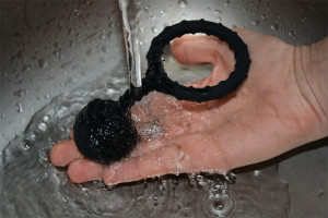 Bubble Blower szerelőgyűrű - a gyűrű kézben való mosása