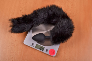 Sada PussyCat – vážíme anální kolík, stolní váha ukazuje 108 g