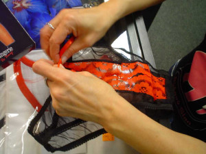 Prádlo ženy nohavičky čierno-červené otvárací SL