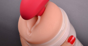 Womanizer Premium tlakový vibrátor, s umělou vaginou
