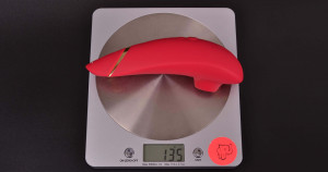 Womanizer Premium tlakový vibrátor, váha