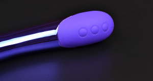 Plastový vibrátor Purple Lightning, ovládání