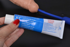 Sterilní lubrikační gel K–Y Jelly (82 g), dilatátor