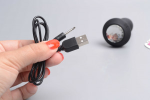 Diamond Vibe vibrációs anális csatlakozó, USB kábel