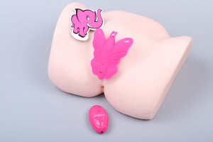 Vibrační motýlek Little Pleasure, umělá vagina