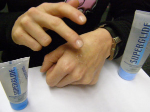 SUPERGLIDE lubrikačný gél Premium (100 ml) – na ruke