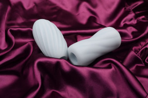Obojstranný masturbátor Notchy (10,6 cm)