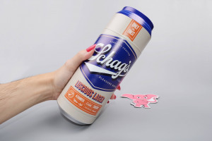 Masturbátor Beer Can Luscious Lager (20 cm), v ruke