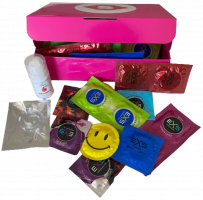 Sada různých kondomů – Explore pack (72 ks) + SE jahodový lubrikační gel 15 ml + erekční kroužek + dárek SKYN 5 Senses kondomy