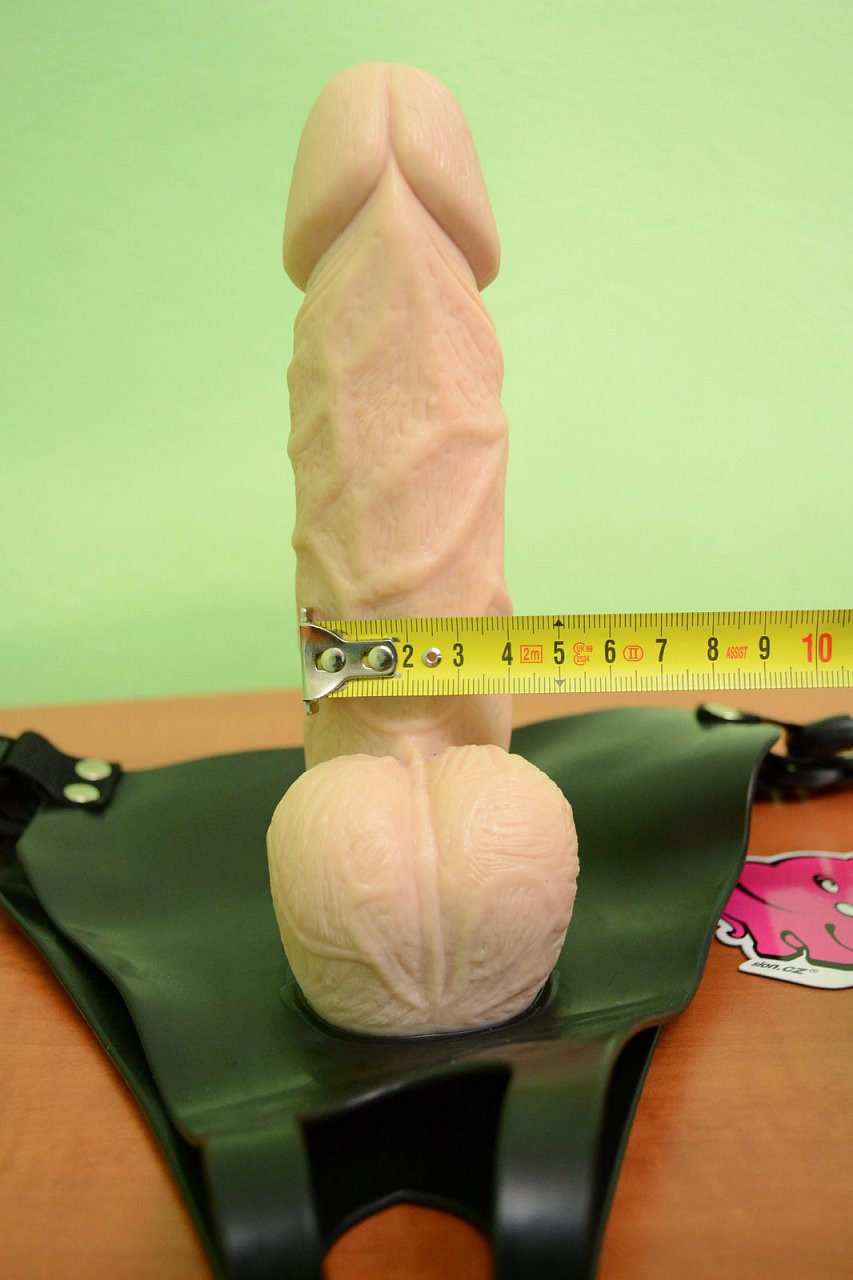Připínací gelový penis 18 cm