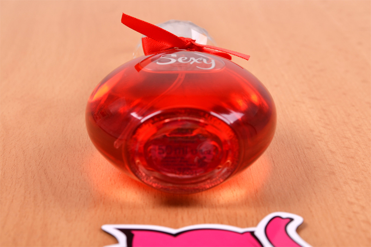 Parfém Obsessive Sexy – detail na dno lahvičky, objem 50 ml