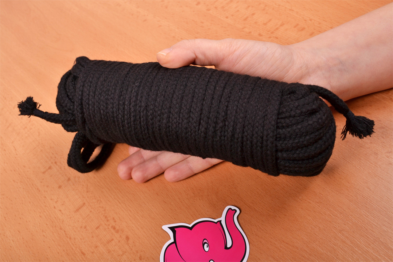 Bondážne lano Soft Touch - fotenie dlhšieho lana v ruke