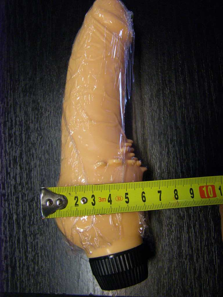 Latex vibrátor 18 cm-es bordákkal