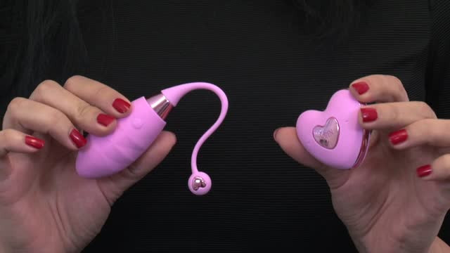 video: Karin předvádí Vibrační vajíčko Pink Love