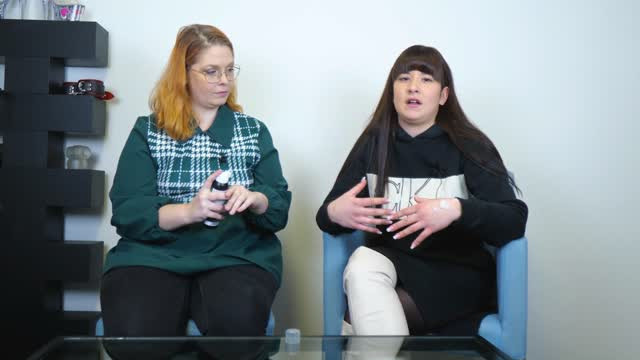 video: Nikča s Anet a Šumivá masážní pěna s praskajícím efektem Vanilla Bubble Boom (150 ml)
