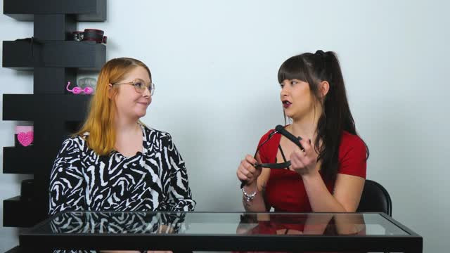 CZ videó: Niki és Anet bemutatják a Szilikon Hard Bite szájpecket