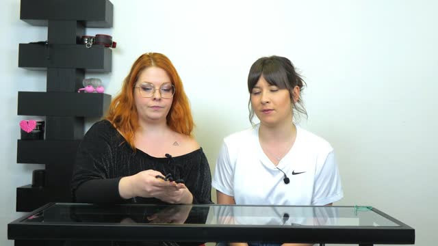 videó: Nikča Anet and Shivers II szilikon tágító készlettel (6-10 mm)