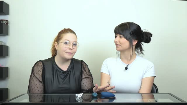 video: Nikča s Anet představují Vibrační vajíčko Mia App s dálkovým ovládáním a mobilní aplikací