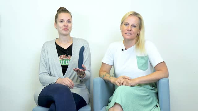 CZ videó: Veronika és Lucka bemutatják a Fun Factory Limba Flex L dildót (18,1 cm)