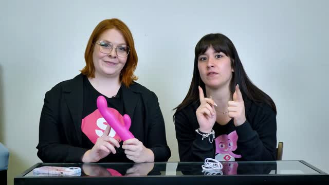 video: Nikča s Anet predstavujú Oninder rotačný vibrátor s mobilnou aplikáciou (23 cm)